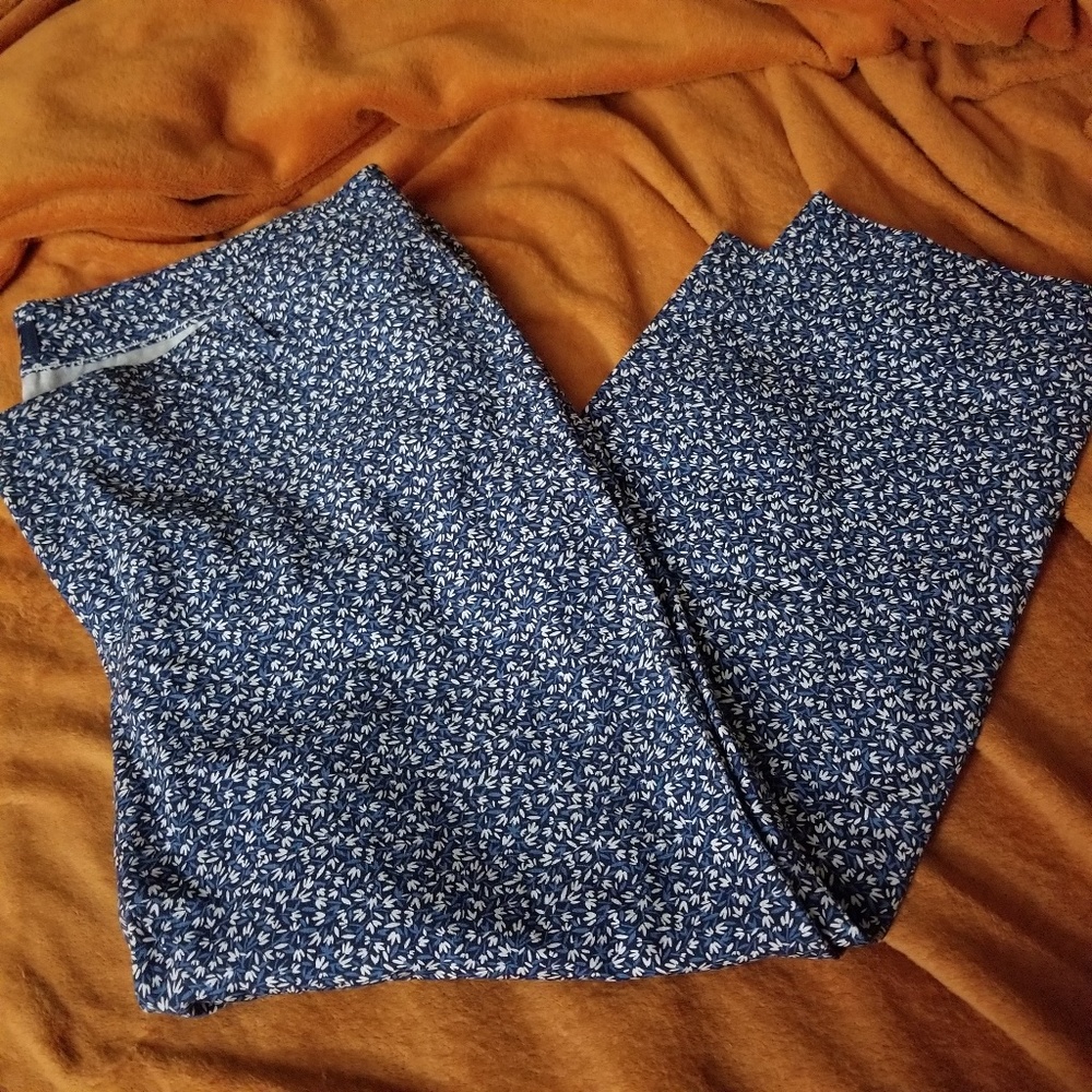 Old Navy Plus Size Floral Pixie Mid-Rise Pants